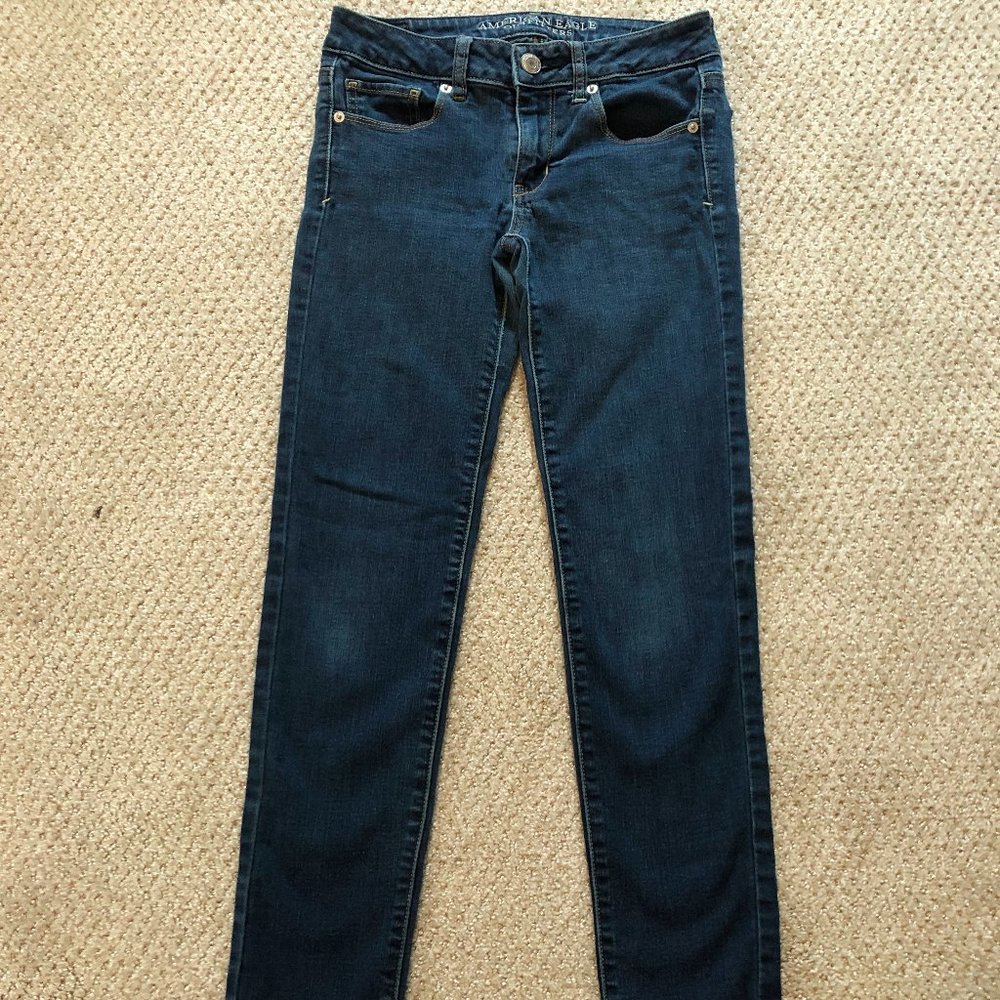 American Eagle Short Skinny Jeans Dark Wash